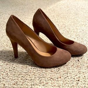 Kelly & Katie Tan Pumps